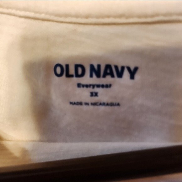 NWT Old Navy Find Your Paradise Plus Size Off White Graphic T-Shirt 3X - Picture 2 of 5